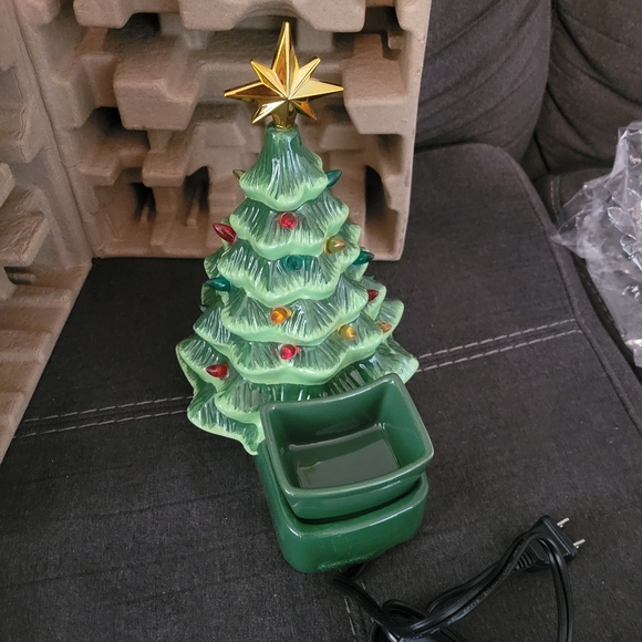Scentsy Merry little Christmas tree wax warmer retro - Picture 2 of 3